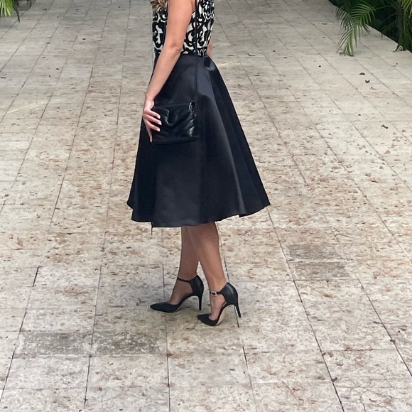 Pleated skirt size 4 - Picture 1 of 4